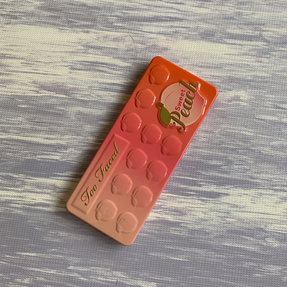 TOO FACED sweet peach eyeshadow palette